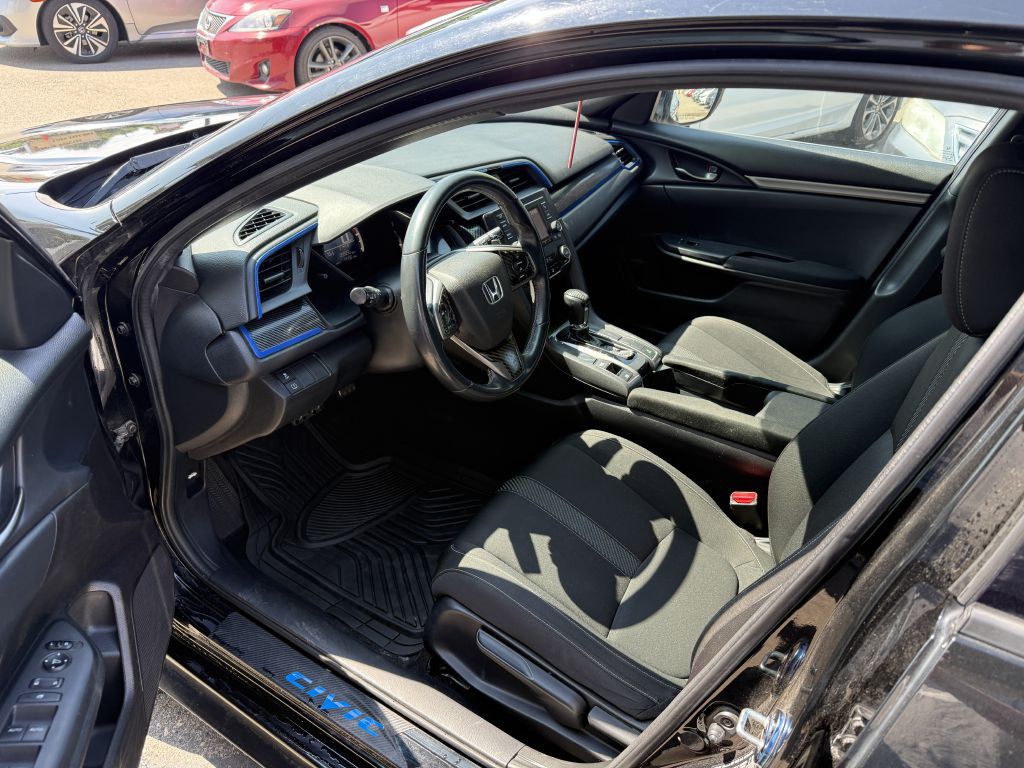 2017 Honda Civic Image 6