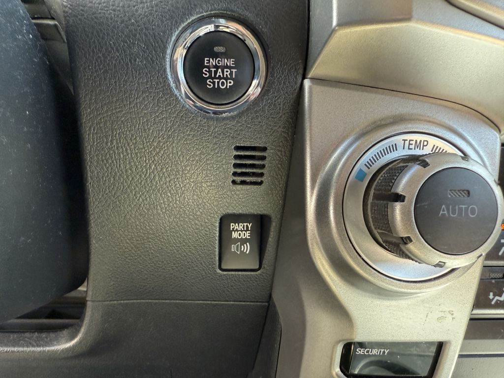 2013 Toyota 4Runner Image 9
