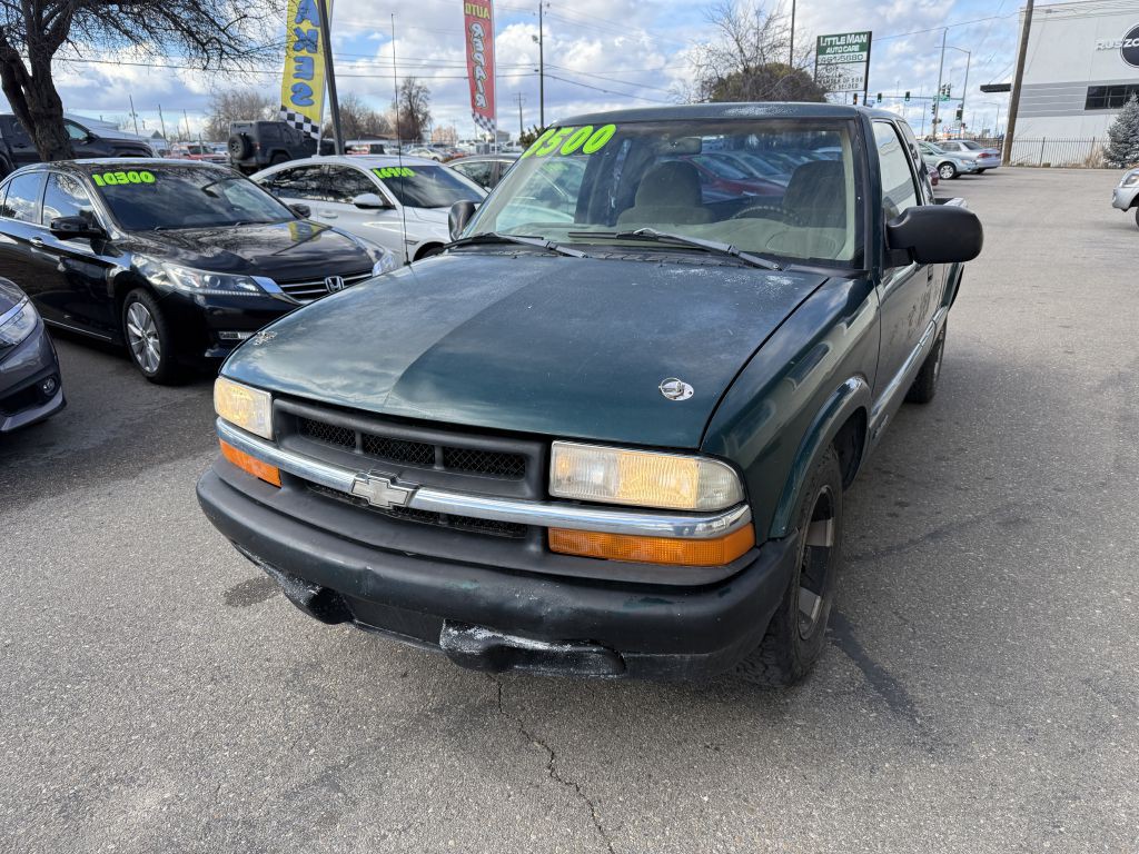 1998 Chevrolet S10 Image 2