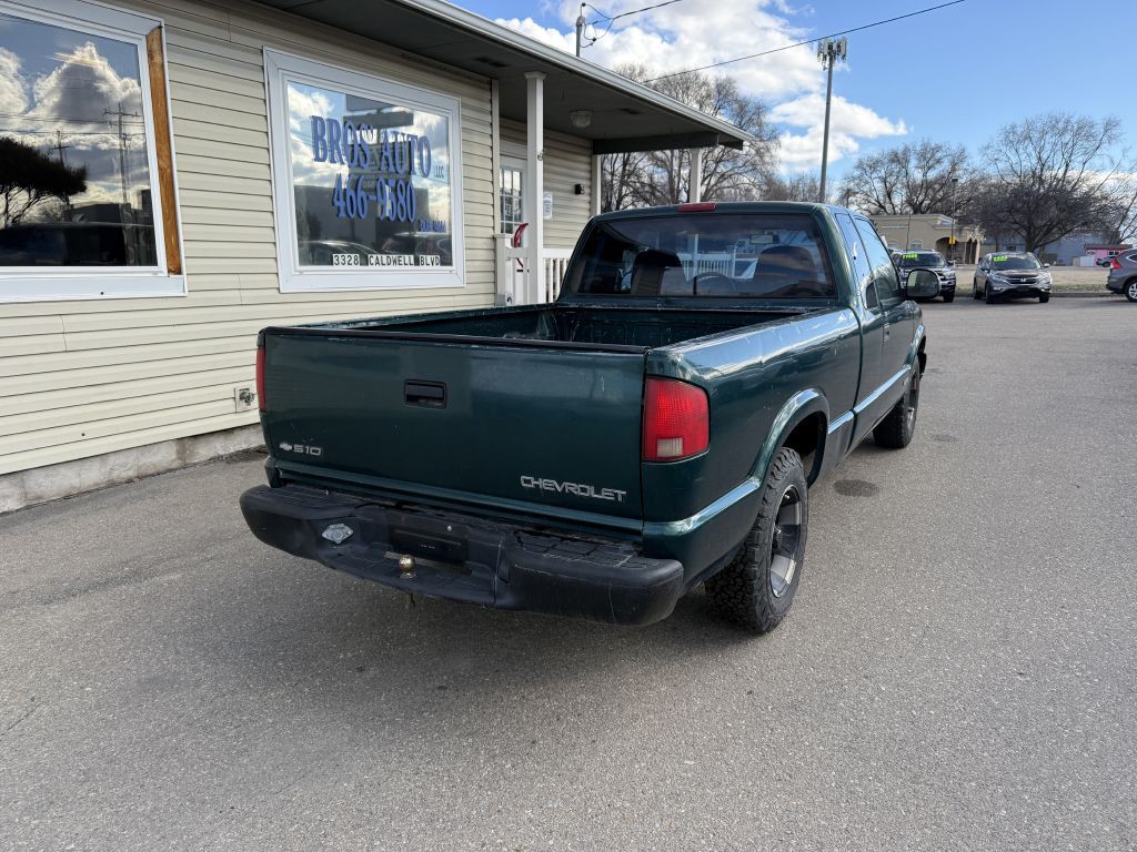 1998 Chevrolet S10 Image 4