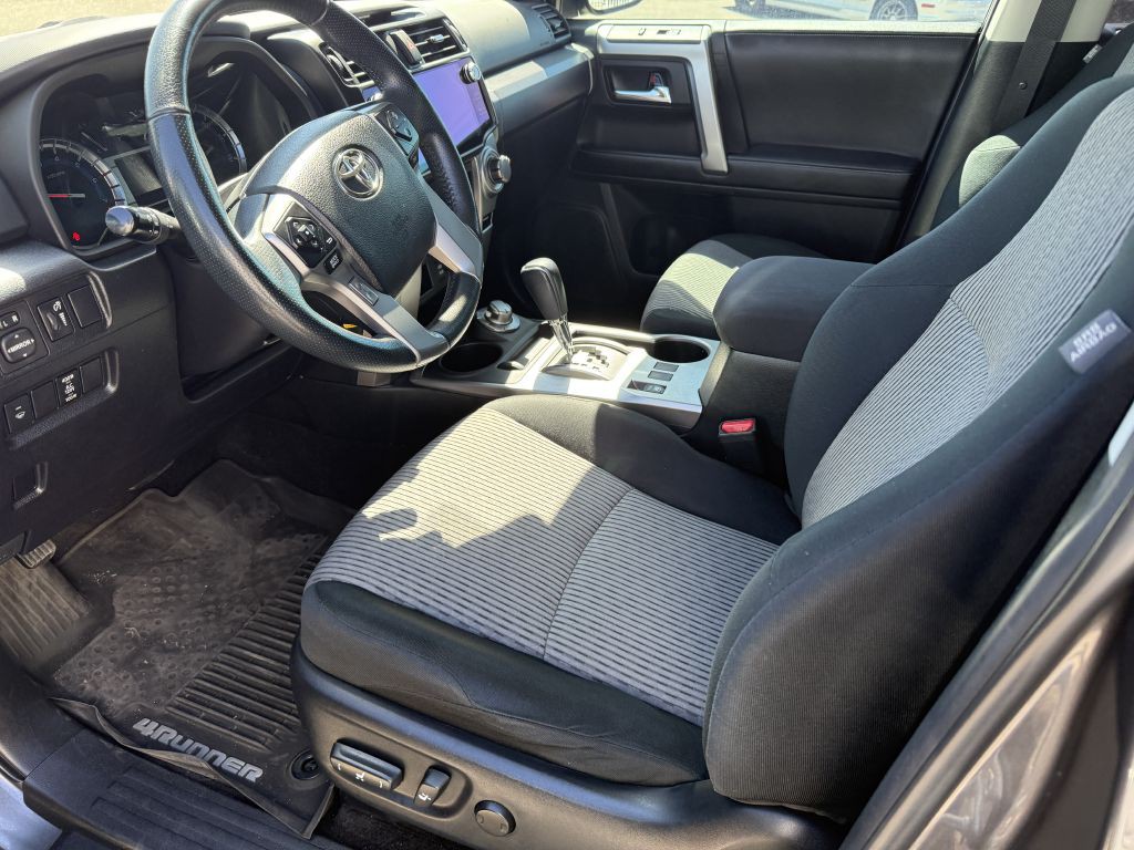 2017 Toyota 4Runner Image 5