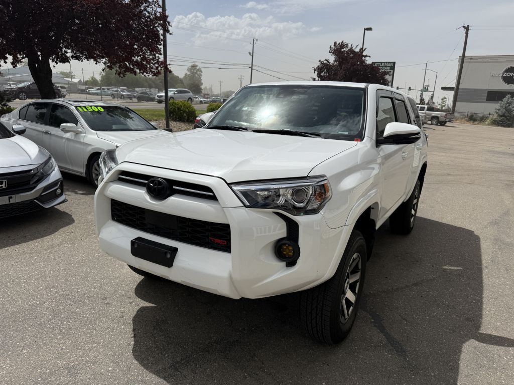 2020 Toyota 4Runner Image 2