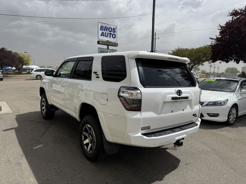 2020 Toyota 4Runner Image 3