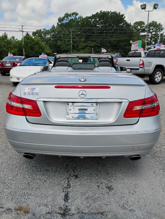 2013 Mercedes-Benz E-Class Image 3