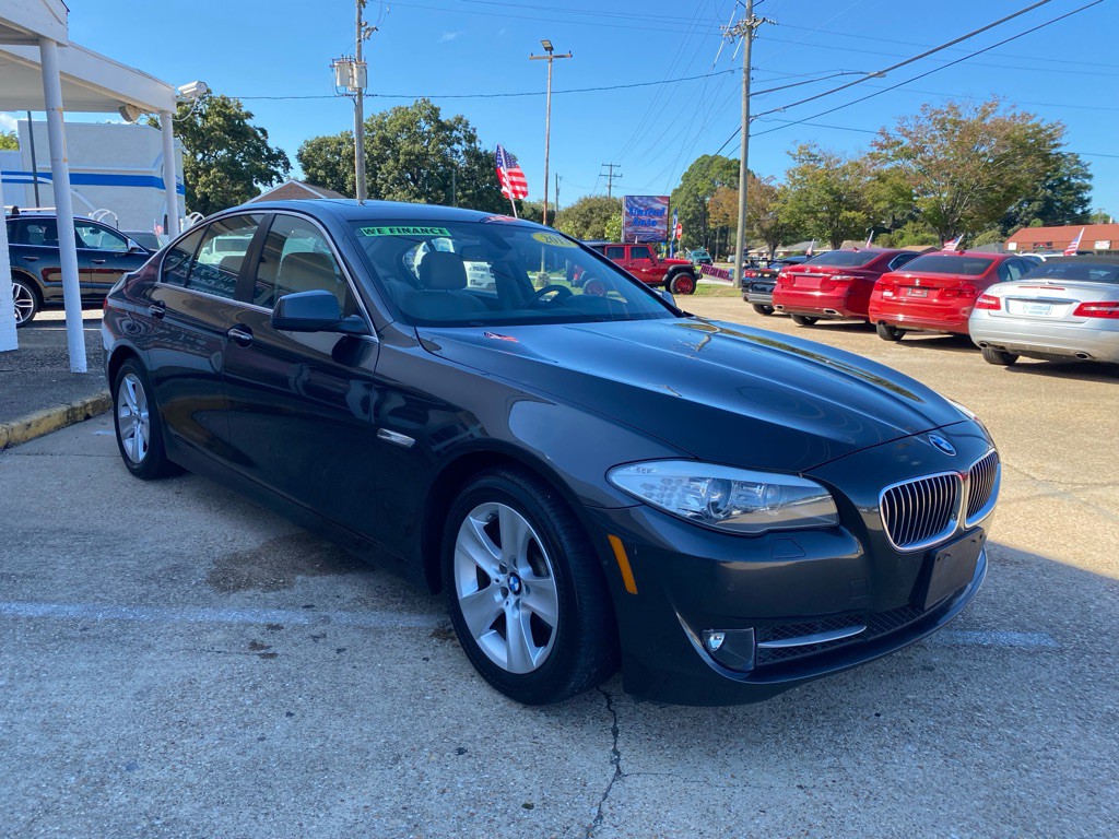 2013 BMW 5 Series Image 9