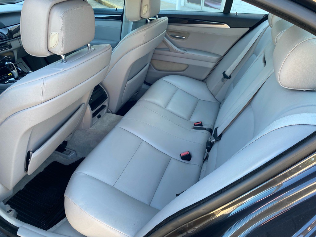 2013 BMW 5 Series Image 11