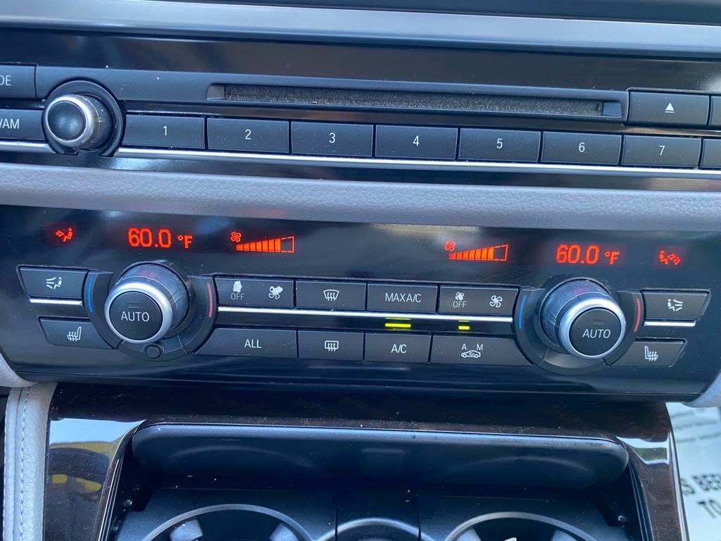 2013 BMW 5 Series Image 23