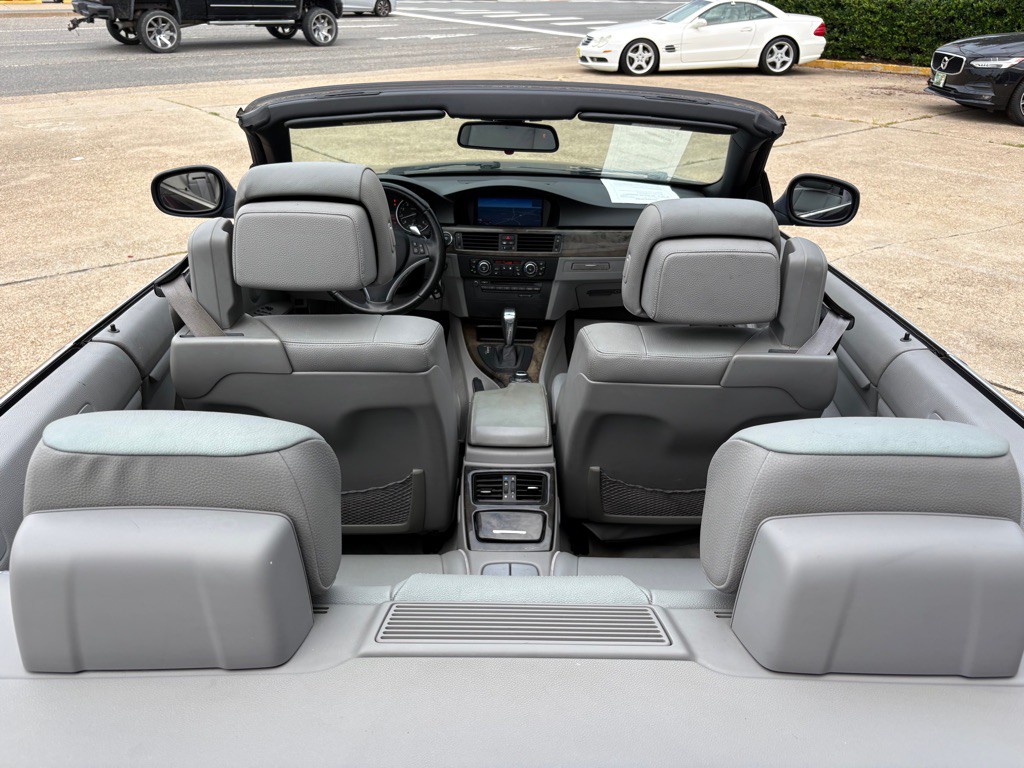 2010 BMW 3 Series Image 8