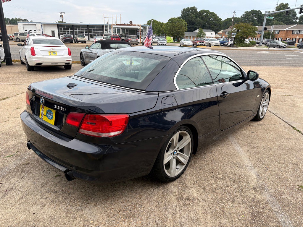 2010 BMW 3 Series Image 11