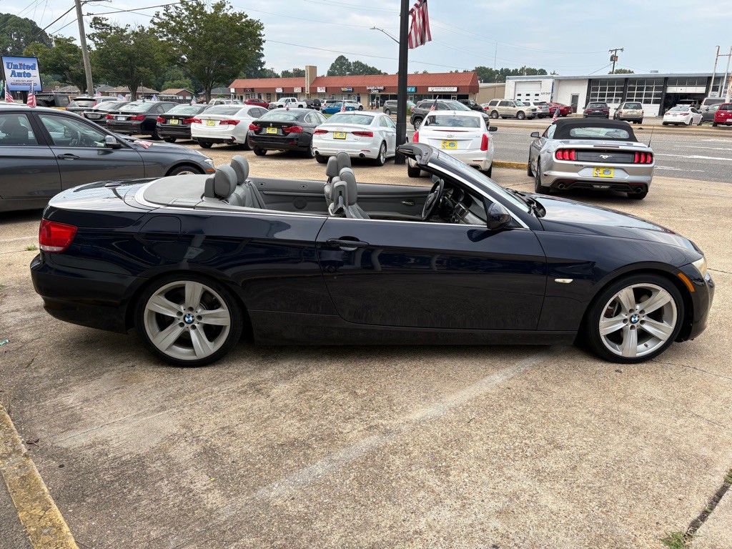 2010 BMW 3 Series Image 12