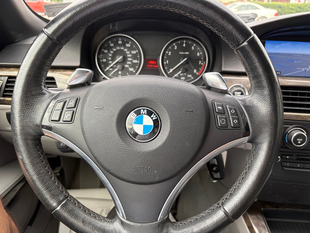 2010 BMW 3 Series Image 20