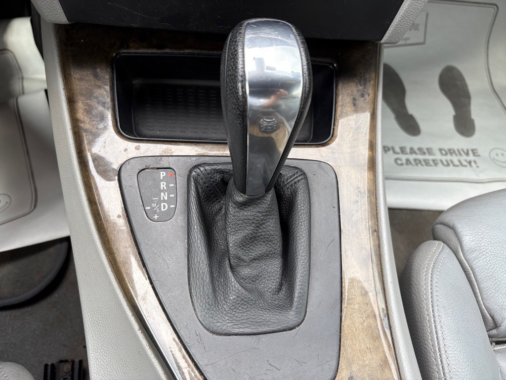 2010 BMW 3 Series Image 27