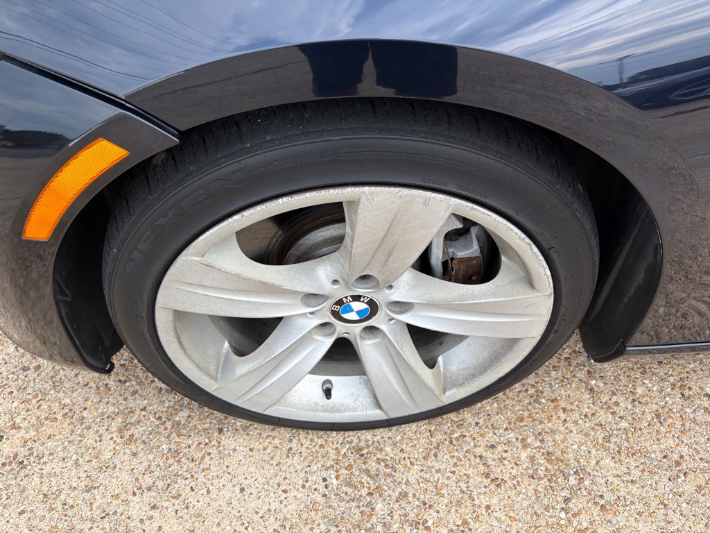 2010 BMW 3 Series Image 31