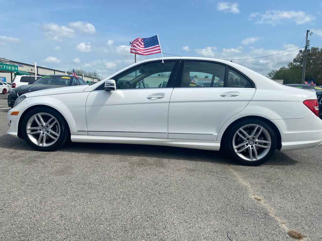 2014 Mercedes-Benz C-Class Image 3
