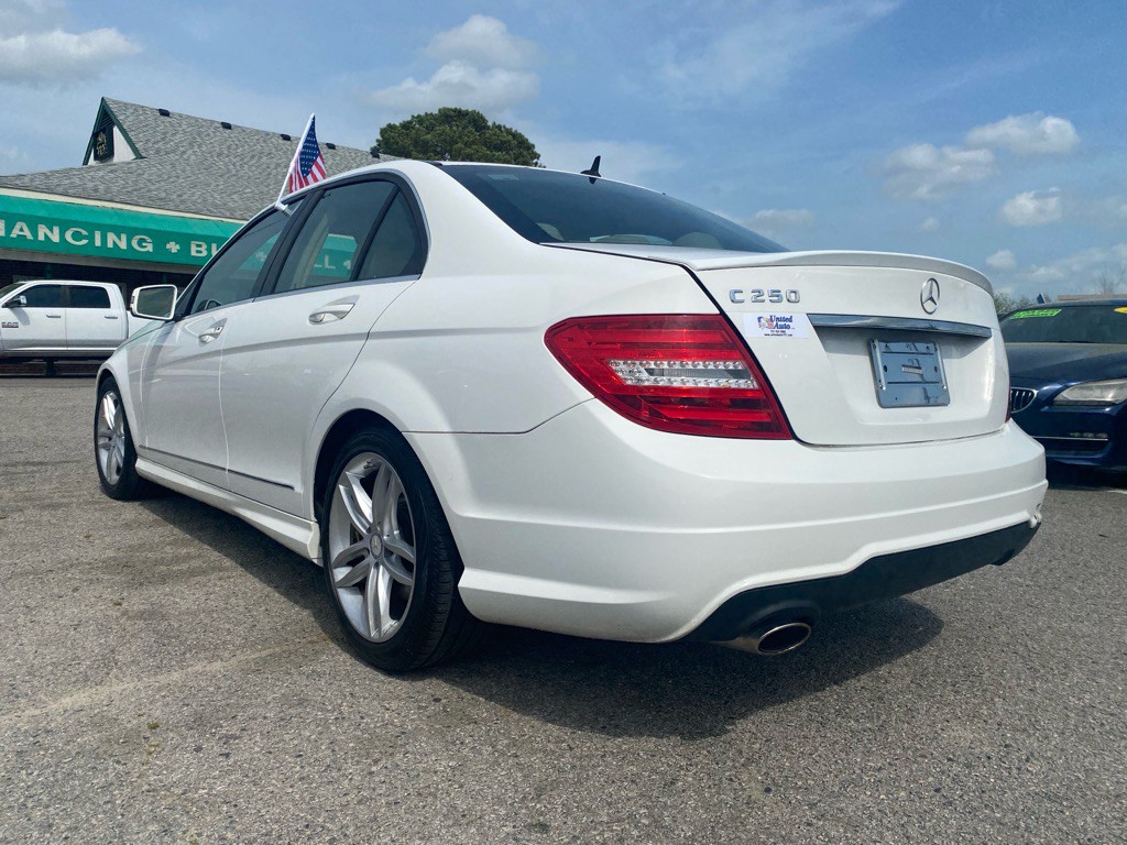 2014 Mercedes-Benz C-Class Image 4