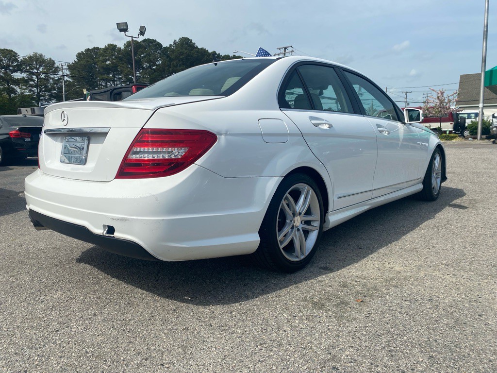 2014 Mercedes-Benz C-Class Image 7