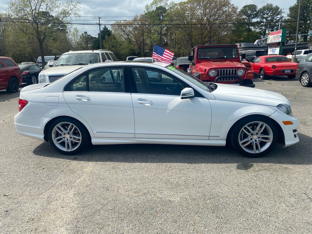 2014 Mercedes-Benz C-Class Image 8