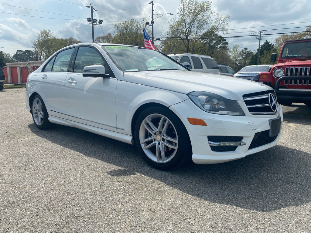 2014 Mercedes-Benz C-Class Image 9