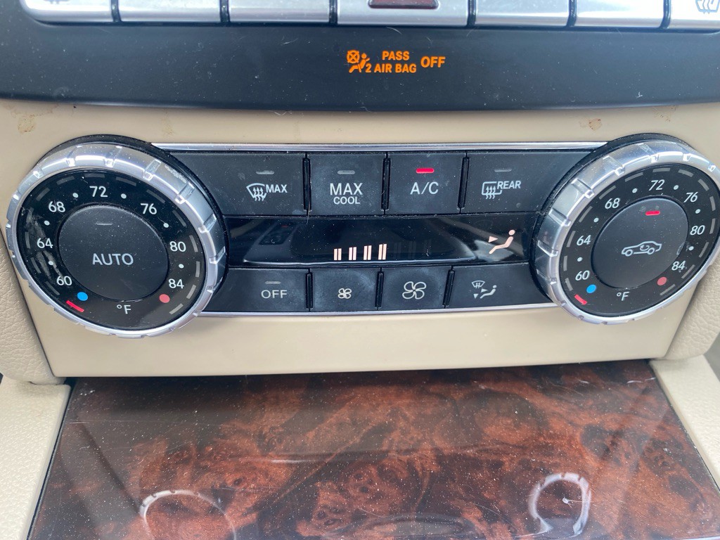 2014 Mercedes-Benz C-Class Image 23