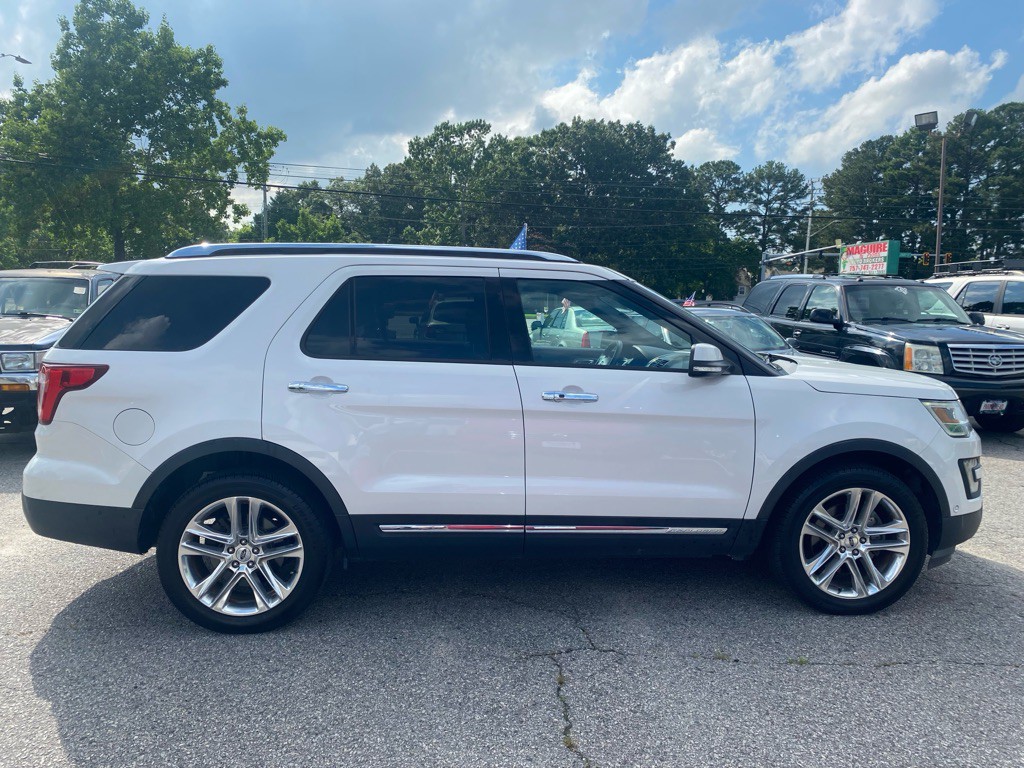 2017 Ford Explorer Image 8