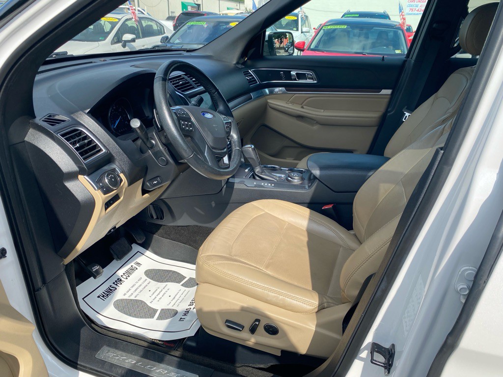 2017 Ford Explorer Image 10