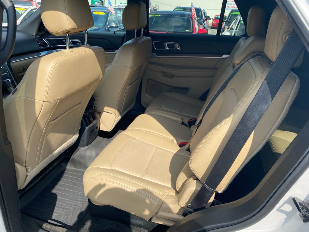 2017 Ford Explorer Image 11