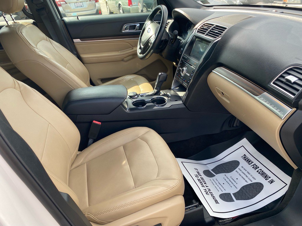 2017 Ford Explorer Image 15