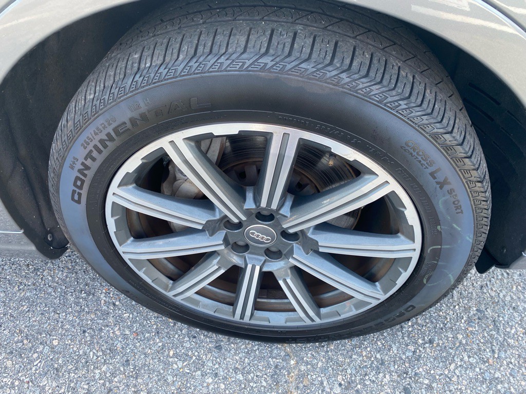 2017 Audi Q7 Image 32