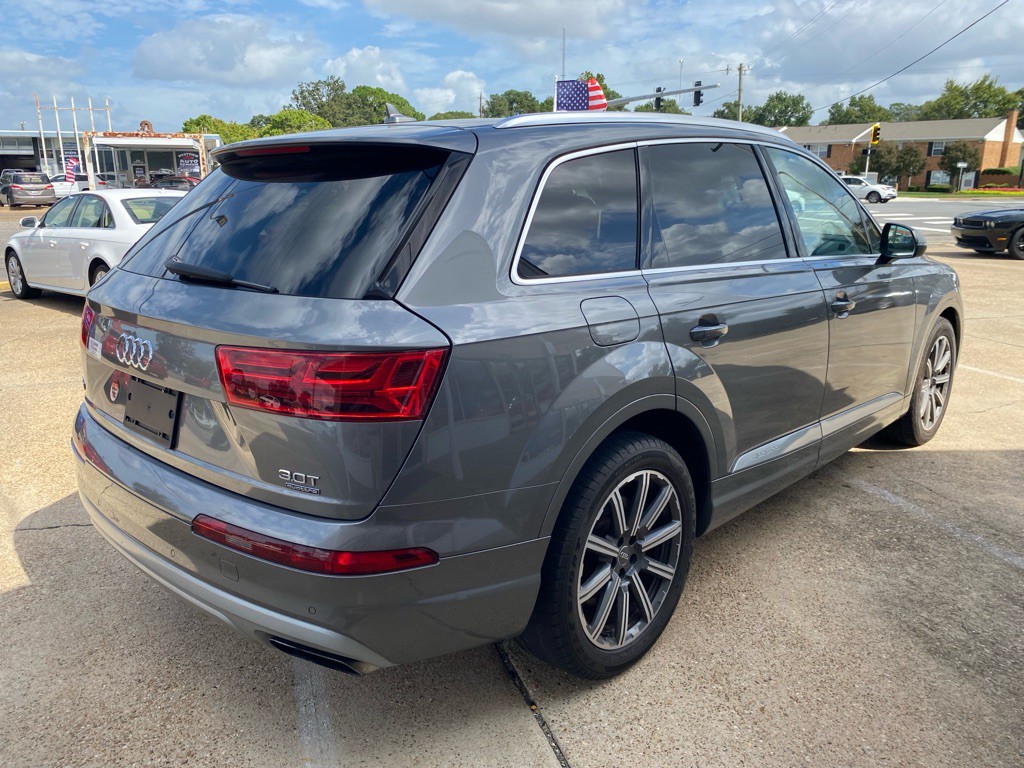 2017 Audi Q7 Image 8