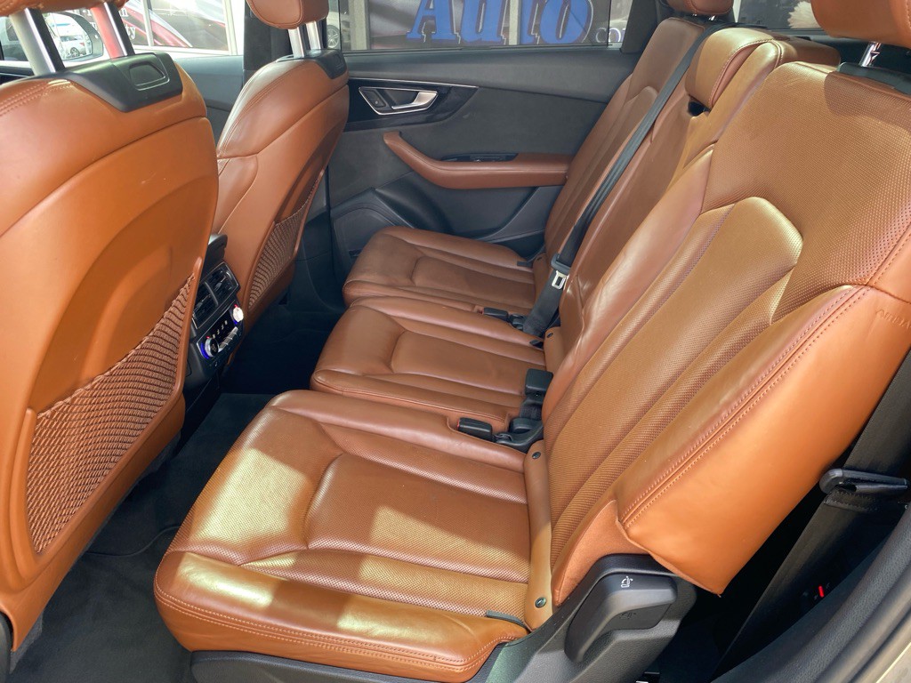 2017 Audi Q7 Image 12