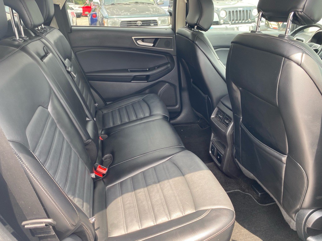 2018 Ford Edge Image 12