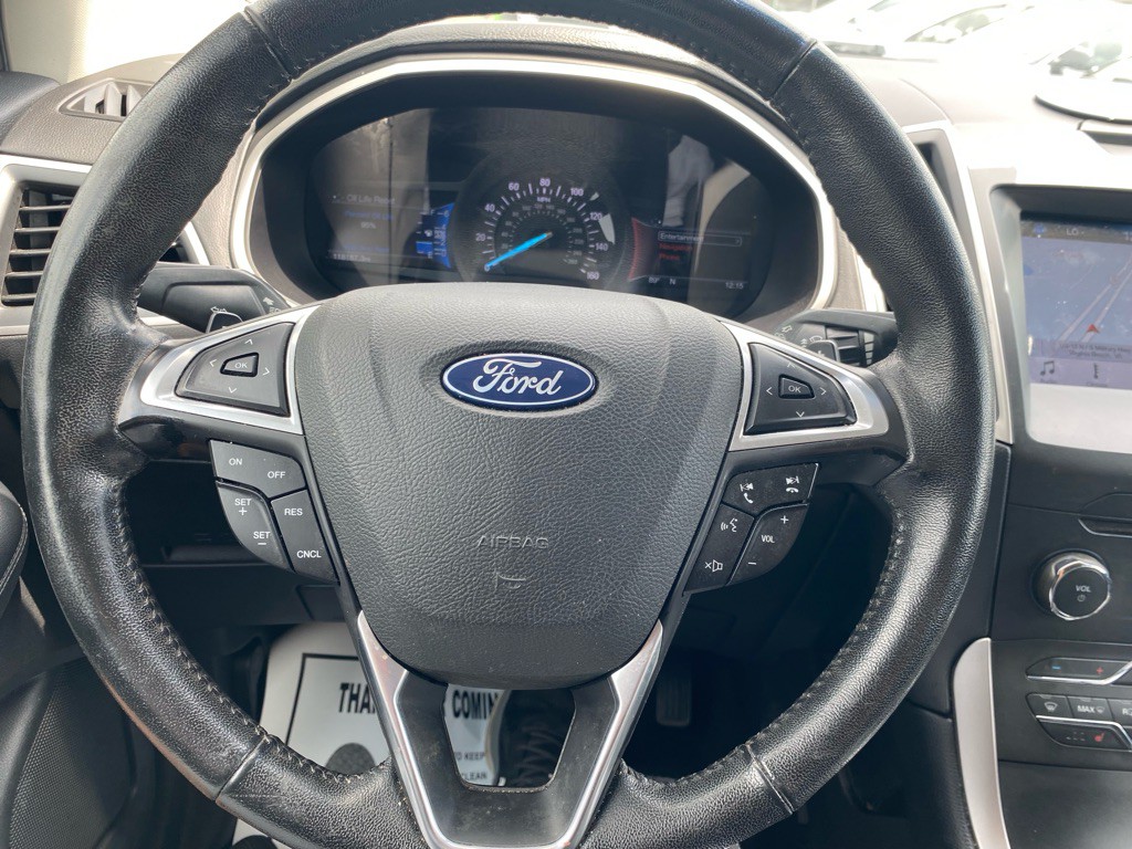 2018 Ford Edge Image 17