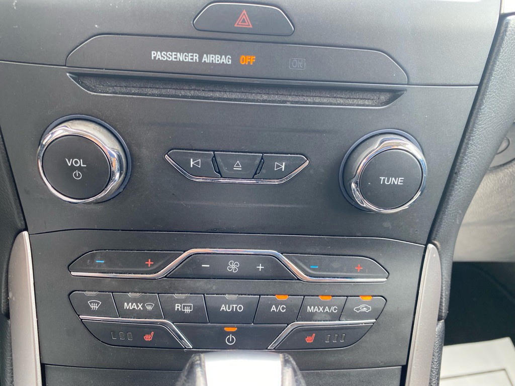 2018 Ford Edge Image 23