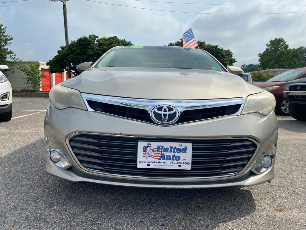 2013 Toyota Avalon Image 2