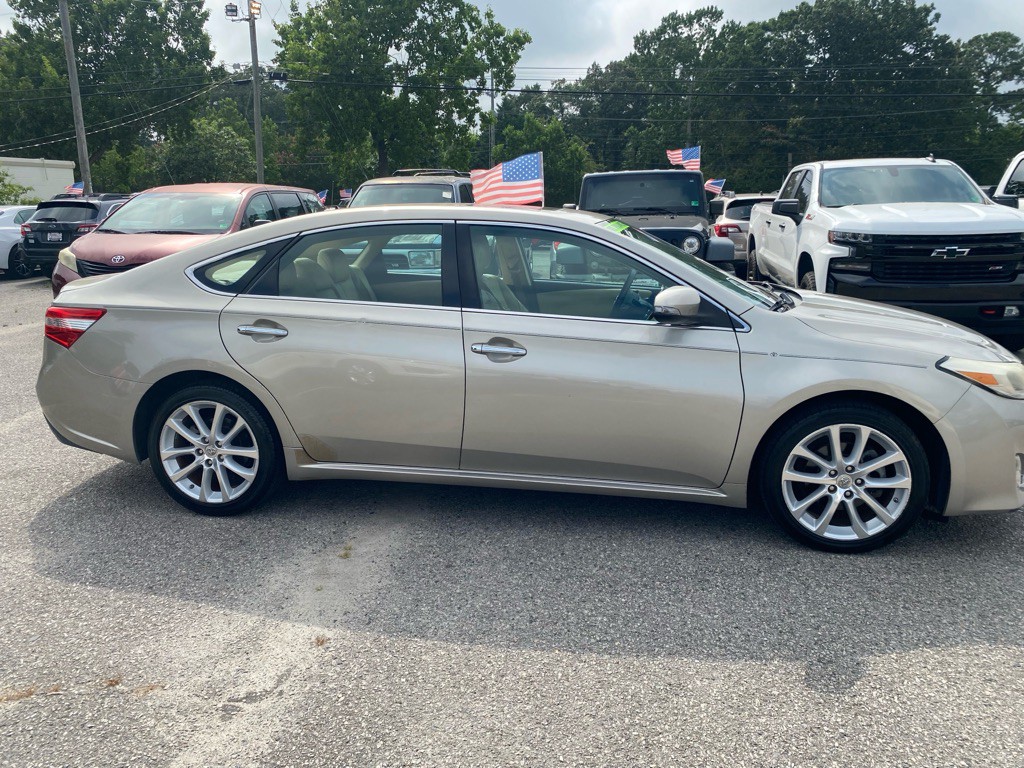 2013 Toyota Avalon Image 8