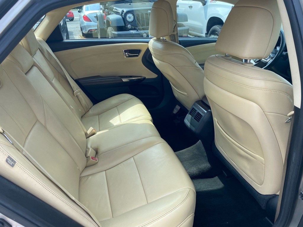 2013 Toyota Avalon Image 12
