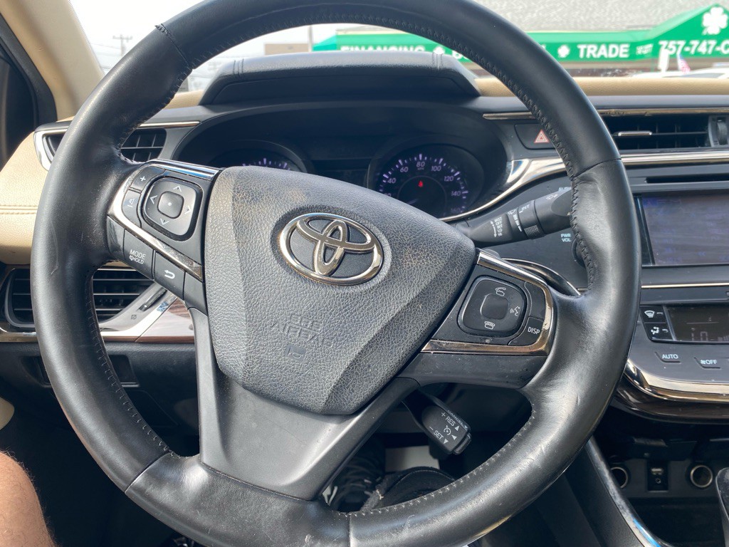 2013 Toyota Avalon Image 17