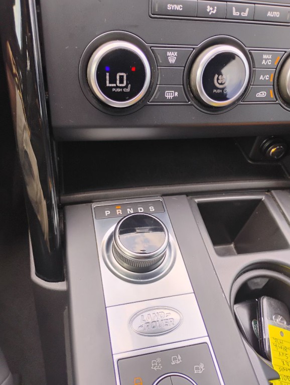 2020 Land Rover Discovery Image 7