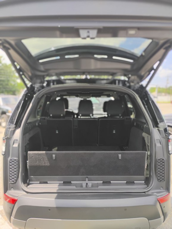 2020 Land Rover Discovery Image 8