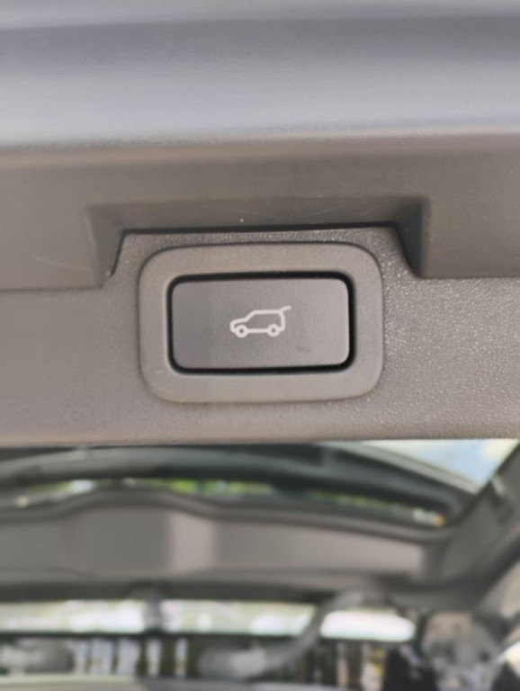 2020 Land Rover Discovery Image 15
