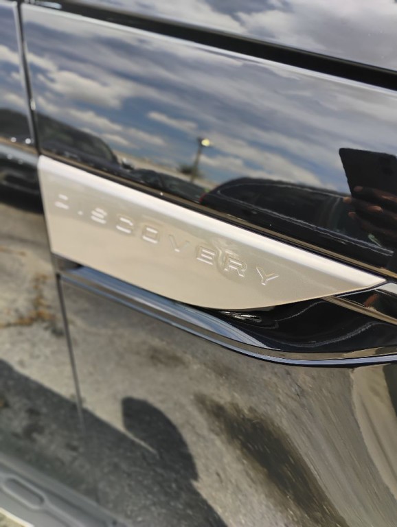 2020 Land Rover Discovery Image 18