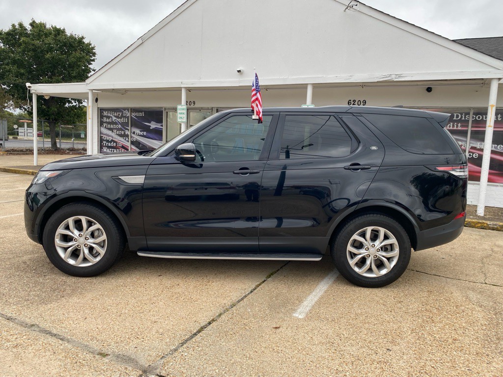 2020 Land Rover Discovery Image 3