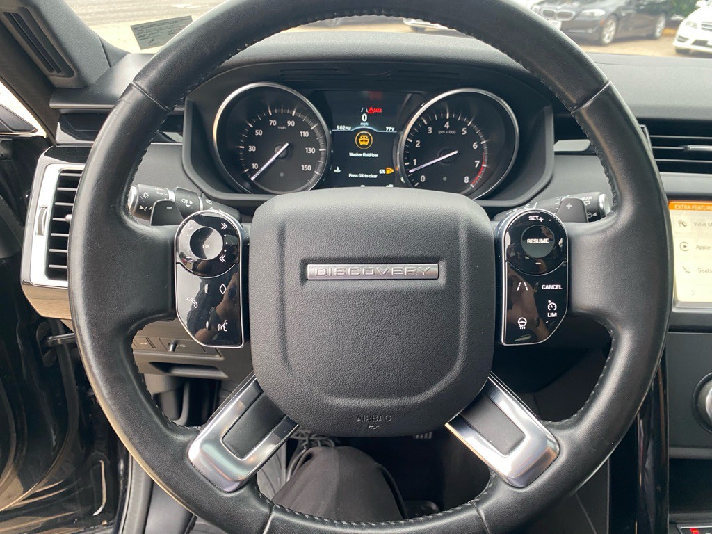 2020 Land Rover Discovery Image 18