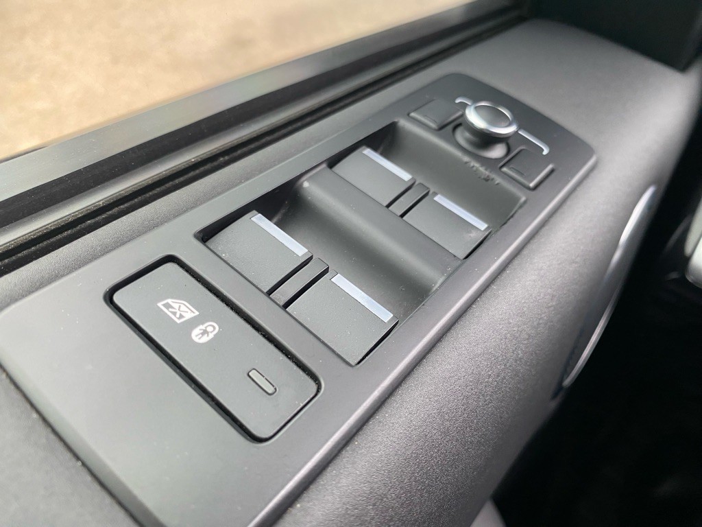 2020 Land Rover Discovery Image 23
