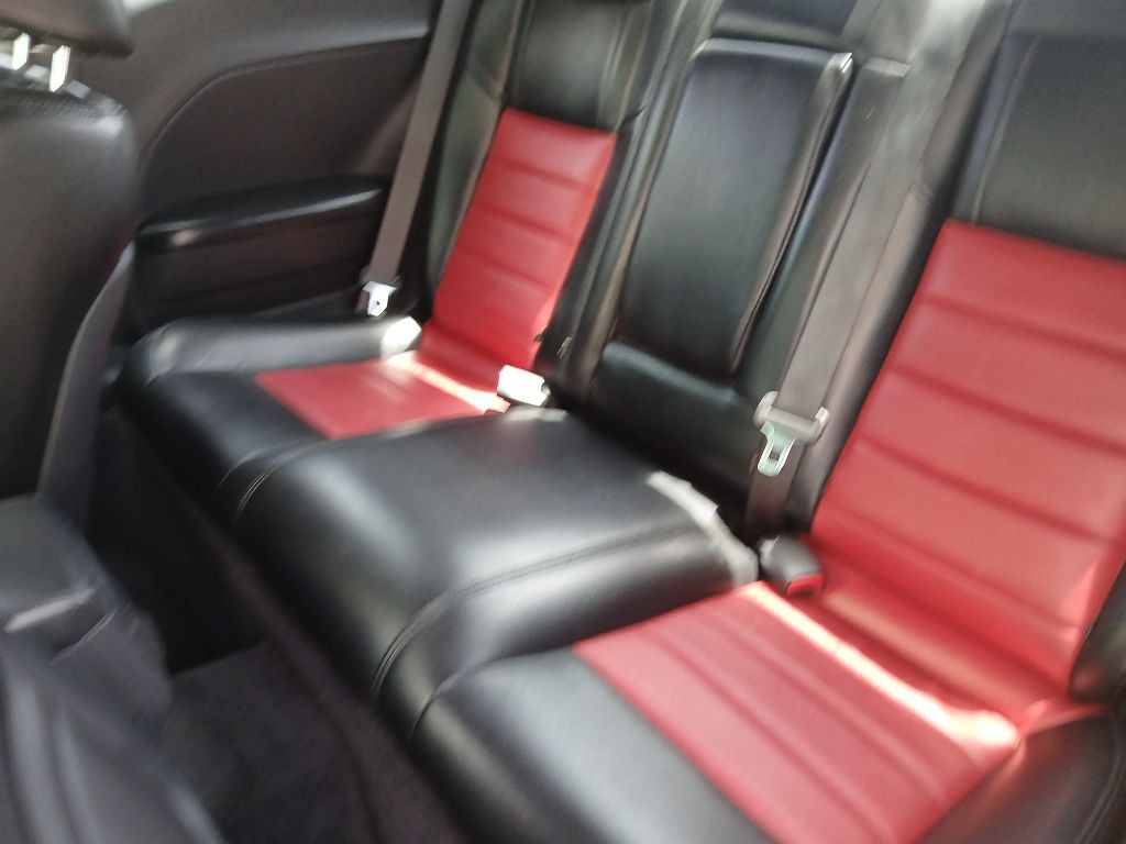 2013 Dodge Challenger Image 11