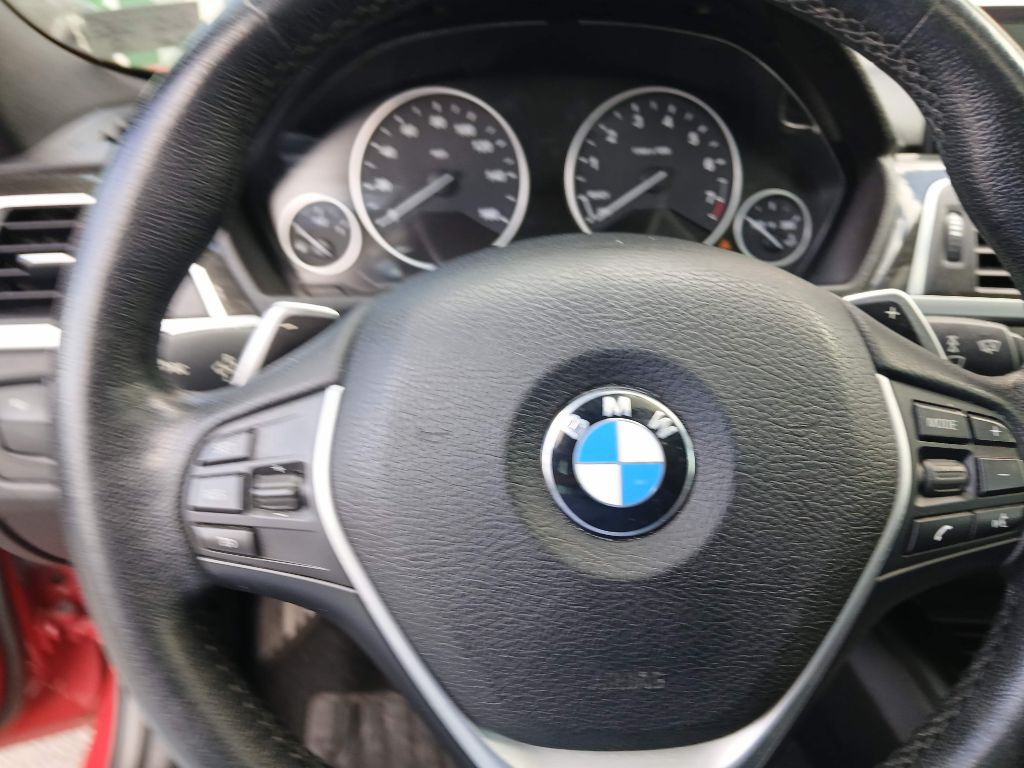 2017 BMW 3 Series Image 12