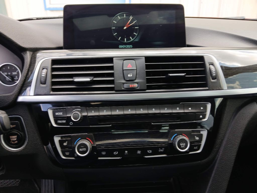 2017 BMW 3 Series Image 13