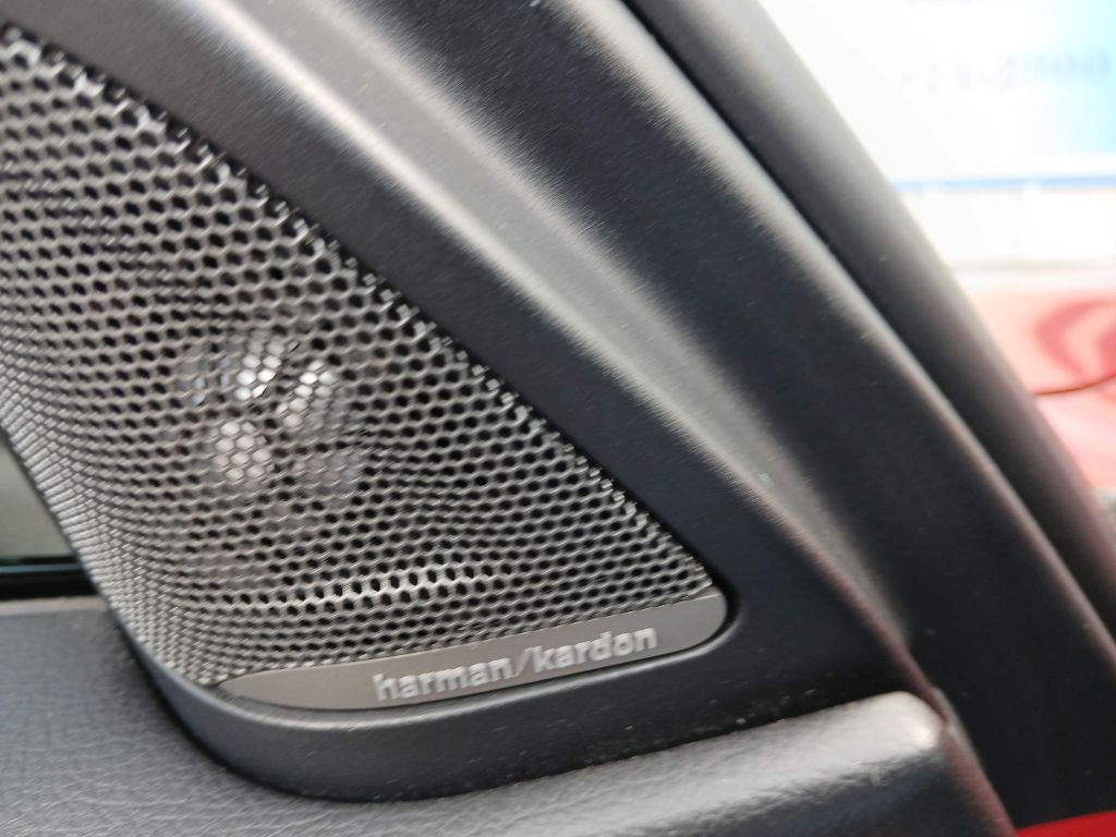 2017 BMW 3 Series Image 15