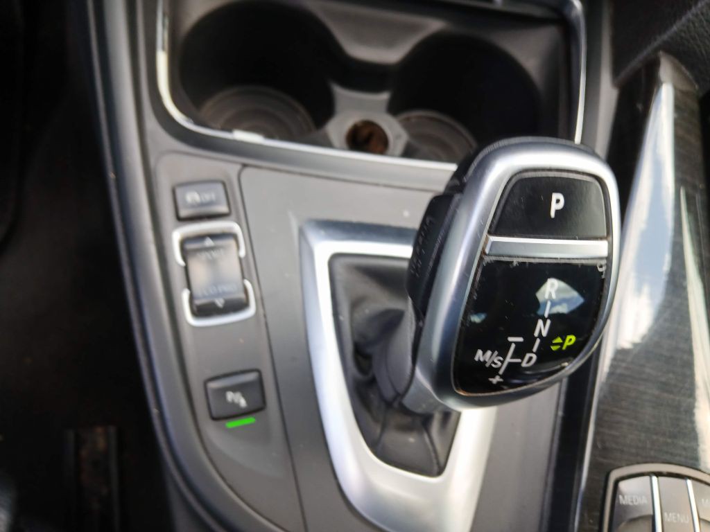 2017 BMW 3 Series Image 20