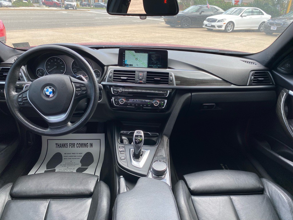 2017 BMW 3 Series Image 12